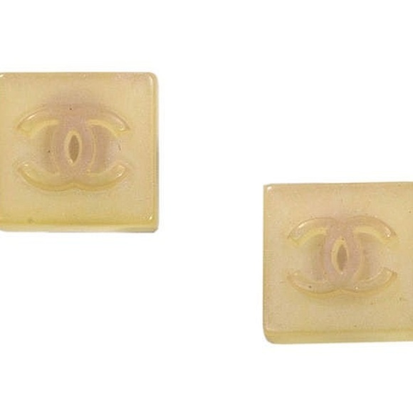 CHANEL Jewelry - Chanel Erring